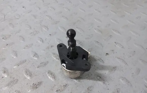 Headlight level adjustment motor