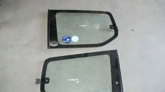 Toyota Land Cruiser (HDJ90) Rear side window