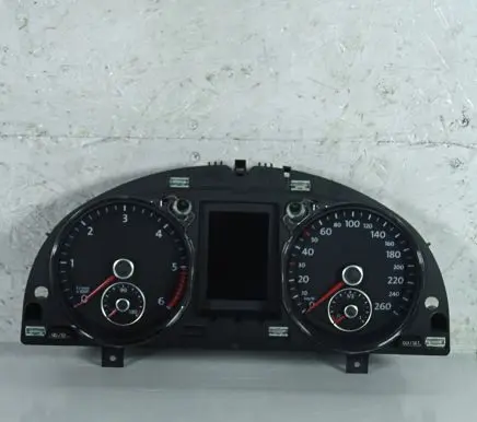 Volkswagen PASSAT CC Speedometer (instrument cluster) 3AA920870P