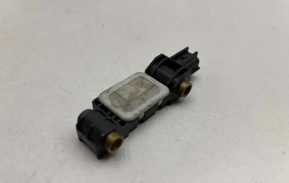 Audi A6 S6 C5 4B Airbag deployment crash/impact sensor 8E0959643