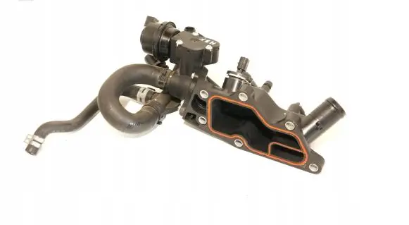 Nissan Juke I F15 Thermostat housing 110601560R