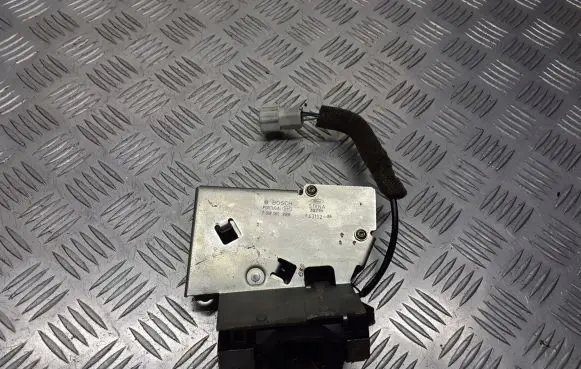Ford Mondeo Mk III Tailgate exterior lock 3S71-43102-AA