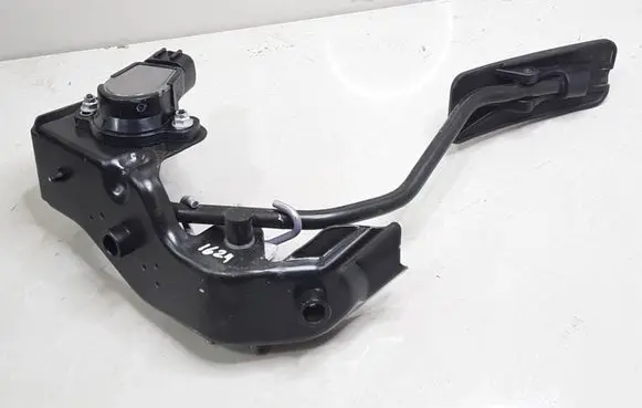 Toyota Avensis T250 Accelerator throttle pedal 8928152021