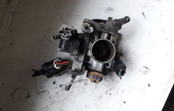 Daihatsu Cuore Engine shut-off valve 