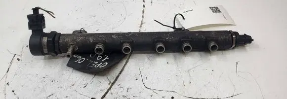 Opel Vectra C Fuel main line pipe 55200266 0445214056 0281002507