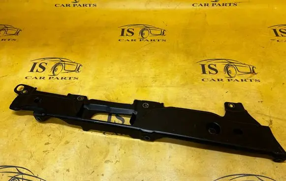 Land Rover Discovery 5 Fender mounting bracket HY3216150AA
