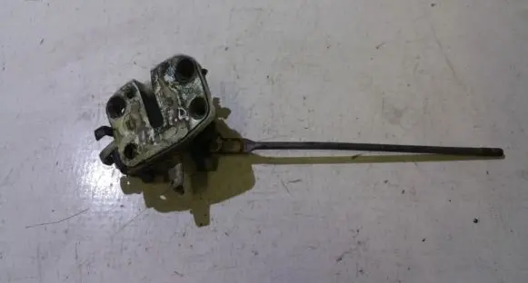 Mazda 121 Front door lock