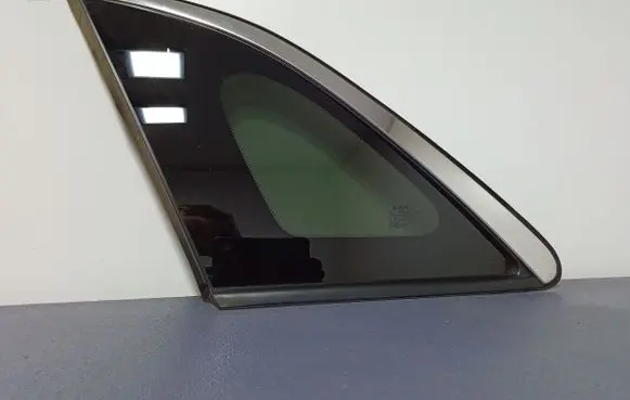 KIA Niro Rear side window