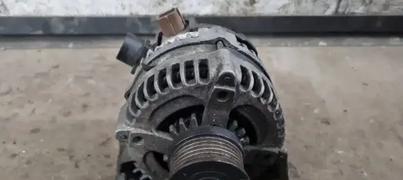 Volvo V50 Generator/alternator 44041T