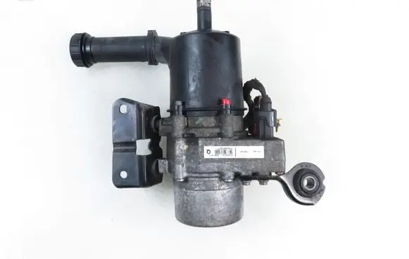 Peugeot 307 Power steering pump 9681546580