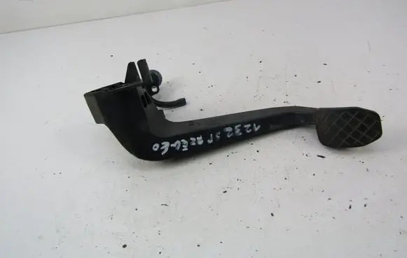 Audi A4 S4 B7 8E 8H Clutch pedal 