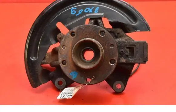 Renault Fluence Front wheel hub spindle knuckle