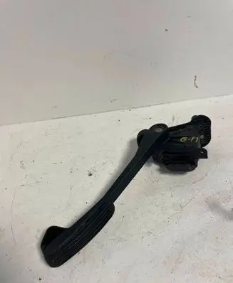 Volvo S60 Accelerator throttle pedal 30666659