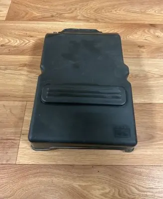 Mazda 3 I Battery box tray cover/lid Z60118593