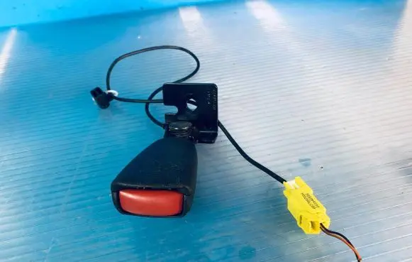 Volvo C30 Rear seatbelt buckle 8686941