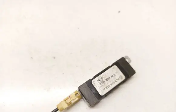 Volkswagen PASSAT B6 Antenna control unit 3C9035552A