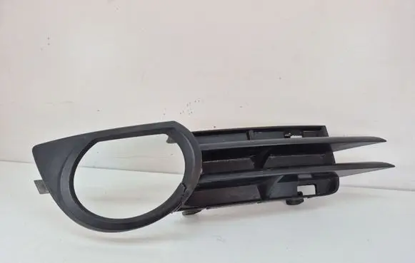 Audi A3 S3 8P Front fog light trim/grill 8P3807682A