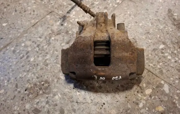 Volvo V70 Front brake caliper 9209722 9209723