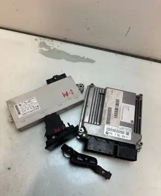 BMW 3 E90 E91 Engine control unit/module 7561834