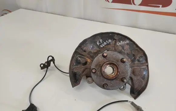 Toyota Corolla Verso AR10 Front wheel hub