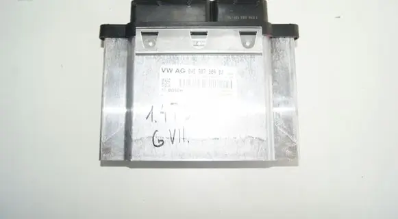 Volkswagen Golf VII Engine control unit/module