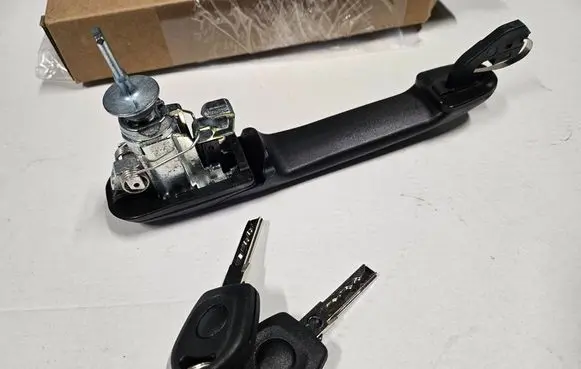 Volkswagen Sharan Front door exterior handle 7M0837207B