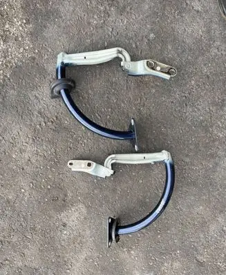 Volkswagen PASSAT B7 Tailgate/trunk/boot hinge 3C5827302B