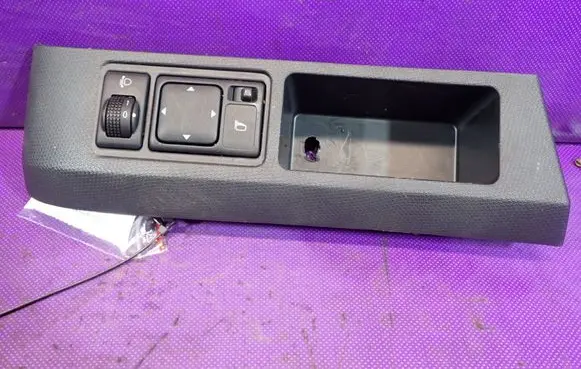 Nissan Micra Wing mirror switch 