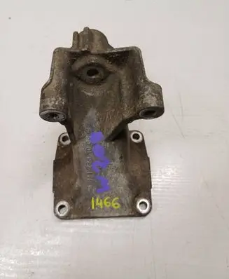 Mercedes-Benz C W203 Engine mounting bracket 6112231004