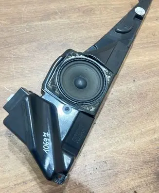 BMW 5 E39 Front door speaker 8360776