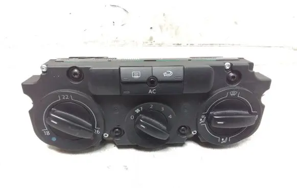 Volkswagen Touran I Climate control unit 01661834
