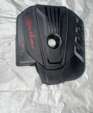 Alfa Romeo Stelvio Engine cover (trim)