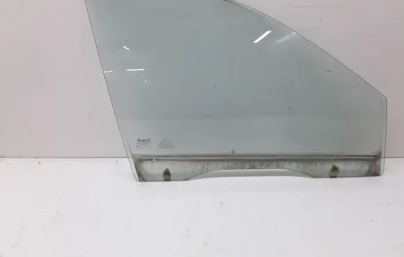Hyundai Santa Fe Front door window glass four-door