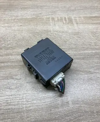 Toyota Avensis T270 Door control unit/module 8597020030 0515004390