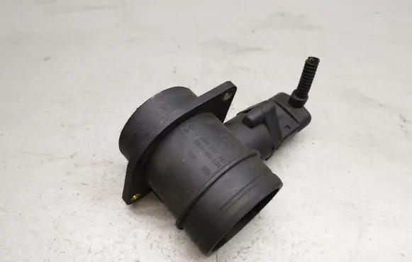 Volkswagen Golf IV Mass air flow meter 0280217121 06A906461