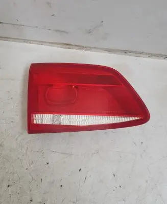 Tailgate rear/tail lights