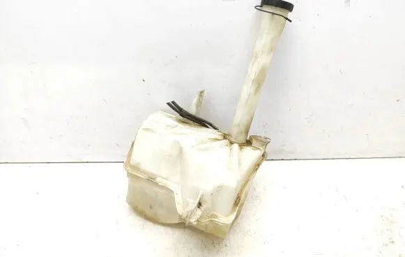 Mazda Tribute Windshield washer fluid reservoir/tank YL8X17618AB F7C617664AB