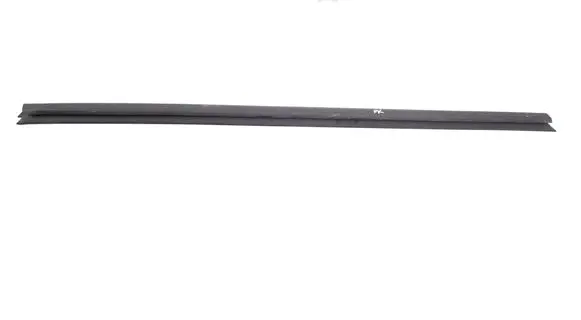 Skoda Superb B6 (3T) Front door glass trim molding 