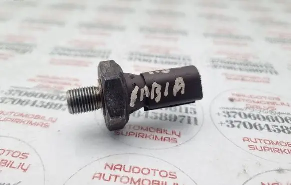 Skoda Fabia Mk1 (6Y) Oil pressure sensor 038919081D