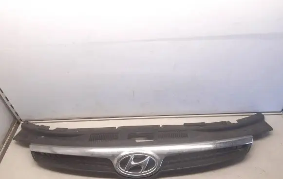 Hyundai i30 Front bumper upper radiator grill 063512L000
