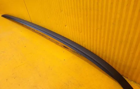 Volvo V60 Roof transverse bars on the 