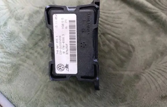Volkswagen Golf V ESP acceleration yaw rate sensor 7H0907655A