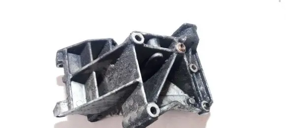 Peugeot 307 Engine mounting bracket 96348183 96348179