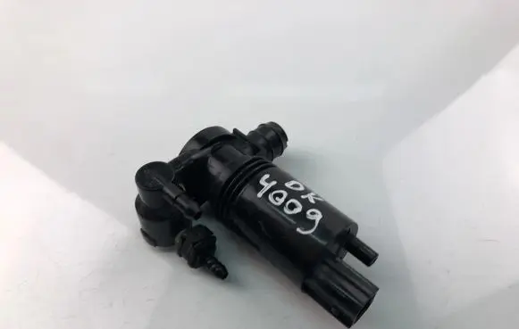 Volvo V40 Windscreen/windshield washer pump 1026810001