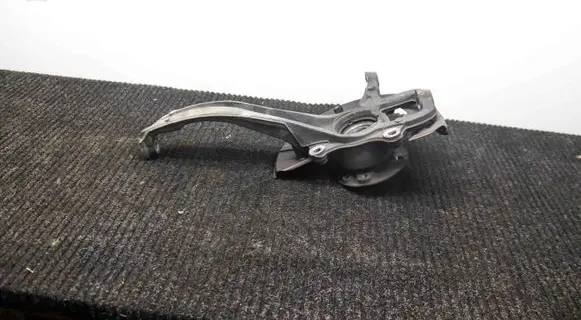 Front wheel hub