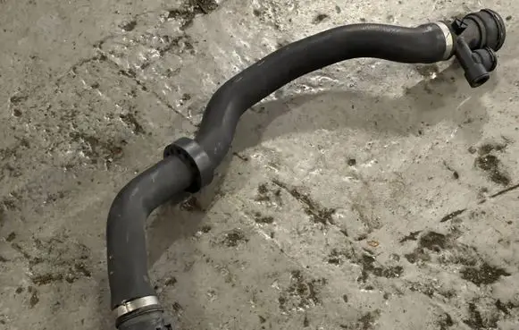 BMW X5 E53 Engine coolant pipe/hose 7788276