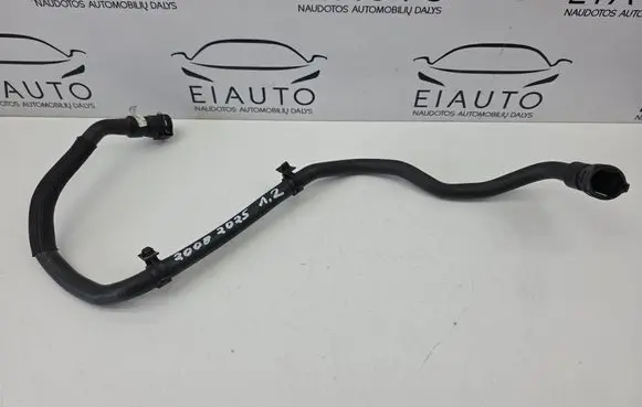 Engine coolant pipe/hose