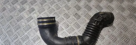 Maserati Quattroporte Air intake hose/pipe 670003848