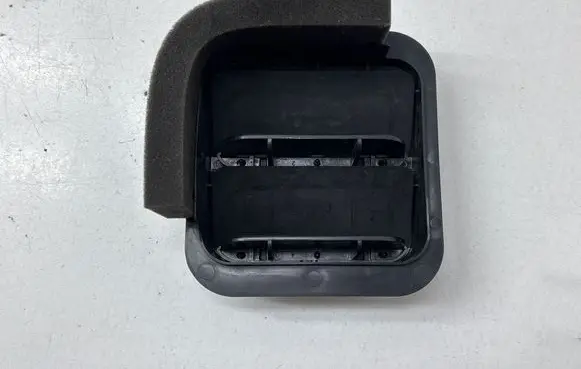 Subaru XV II Quarter panel pressure vent 72651AE010 72653AE010