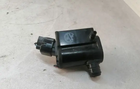 Hyundai i30 Windscreen/windshield washer pump 985101W000